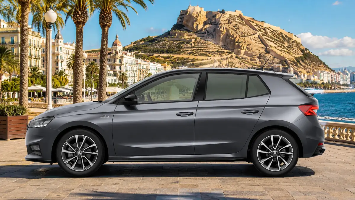 Skoda Fabia Monte Carlo – en alquiler en Alicante - vista lateral