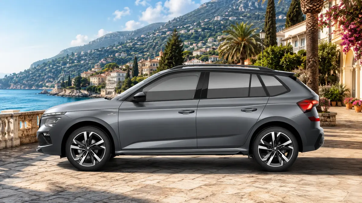 Skoda Kamiq Monte Carlo – en alquiler en Trnava - gris - vista lateral