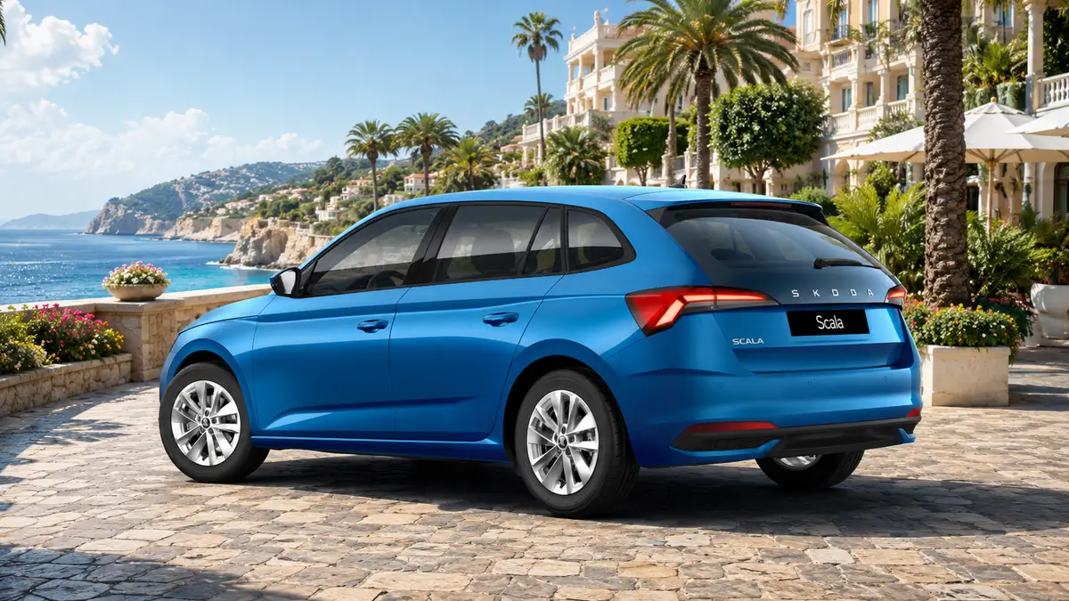 Škoda Scala – na prenájom v Trnave - modrá - zo zadu